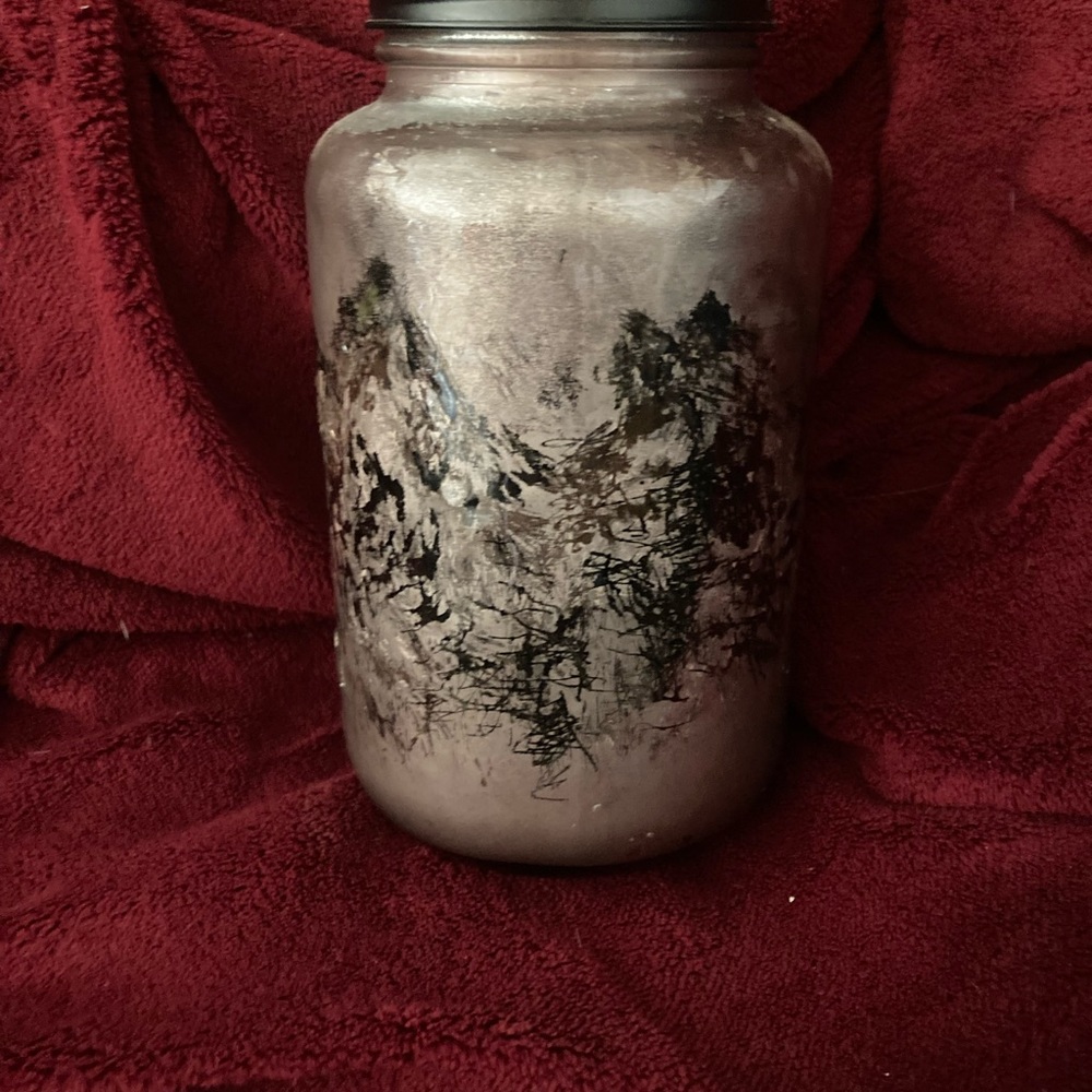 Hand painted - Picture 3 of 3